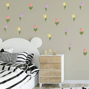 Tulppaanien koristamat seinätarrat